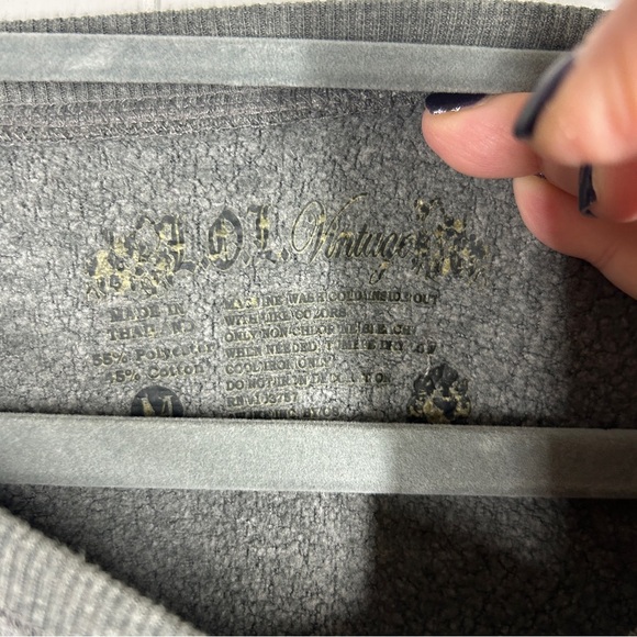 More Issues Than Vogue Graphic Long Sleeve Gray Sweatshirt Medium - Picture 5 of 6